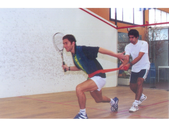 Entrenamiento en cancha de la fuerza-potencia