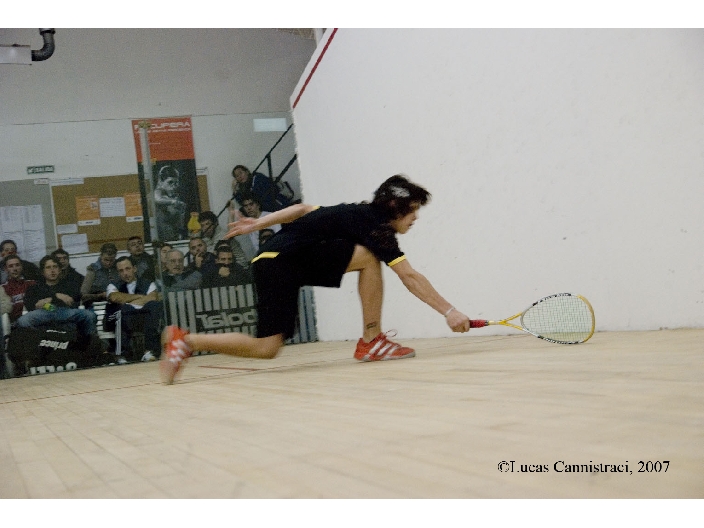 Para jugar mejor al SQUASH comencemos a entrenar el equilibrio y balance del cuerpo